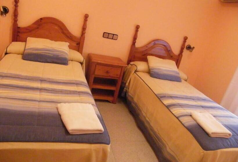 4인용 스탠다드 룸, Hostal Dulcinea