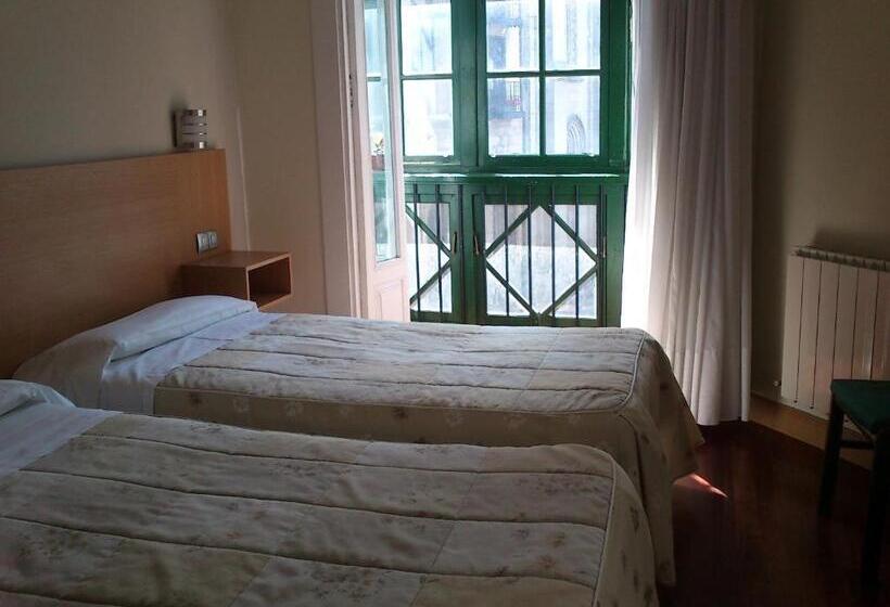 스탠다드 룸 공동 욕실, Roquefer Bilbao Central Rooms