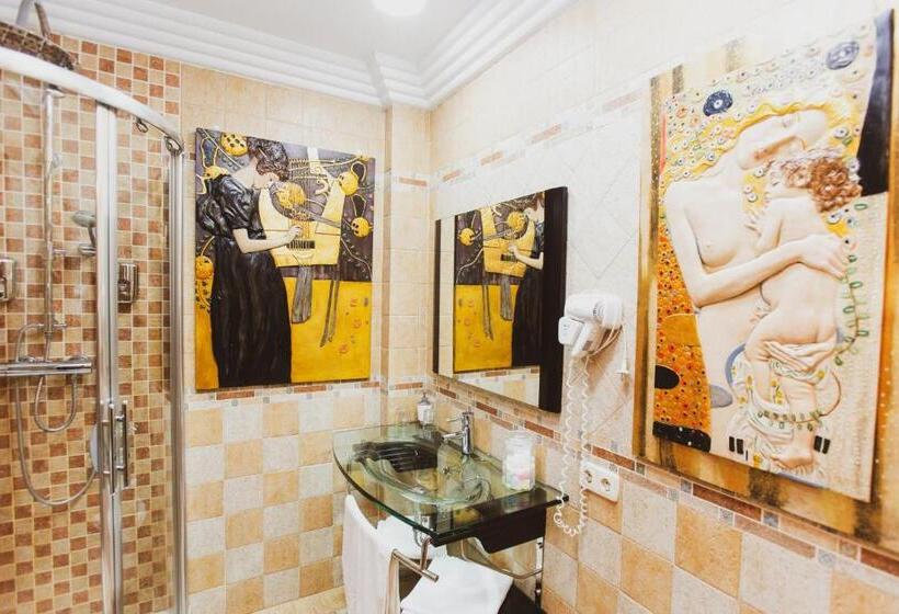 اتاق لوکس, Casa De Reyes