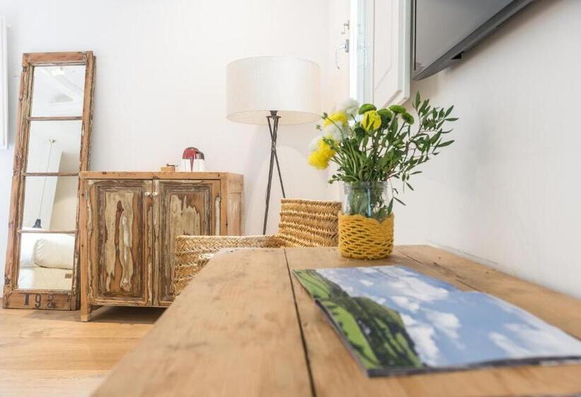Deluxe Room, Eco Boutique Hostal Grau