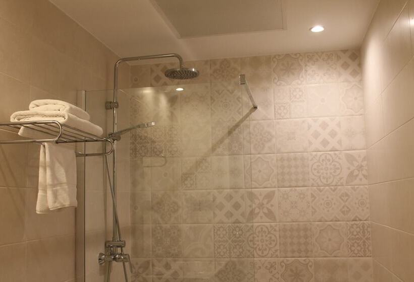 Трехместный Номер Superior, Canton