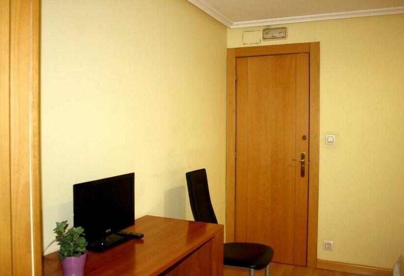 Номер Стандарт, Hostal álvarez