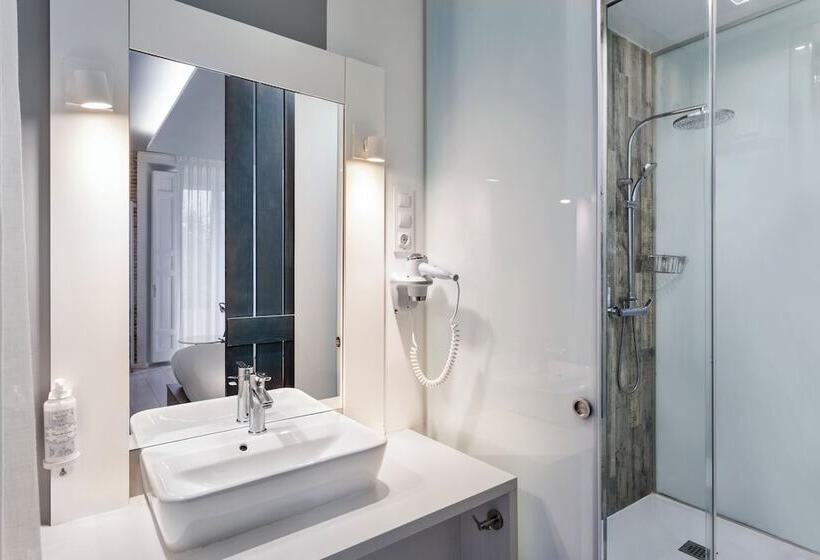 اتاق استاندارد یک نفره, B&b Hotel Madrid Centro Fuencarral 52