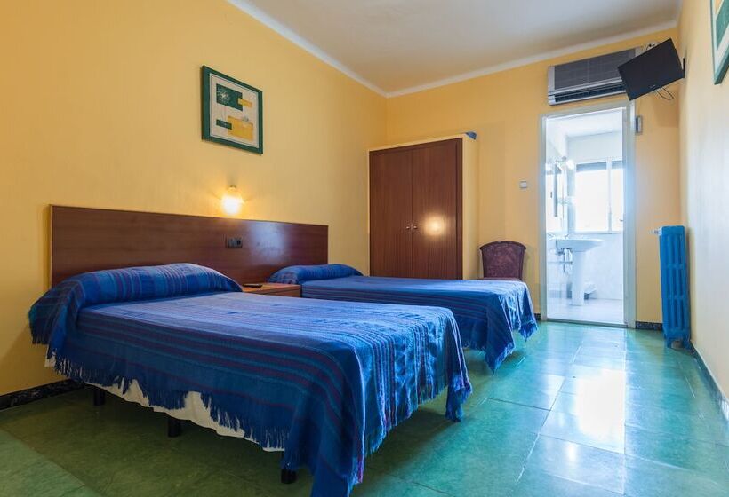 Номер Стандарт, Hostal Urgell
