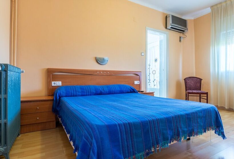 Номер Стандарт, Hostal Urgell