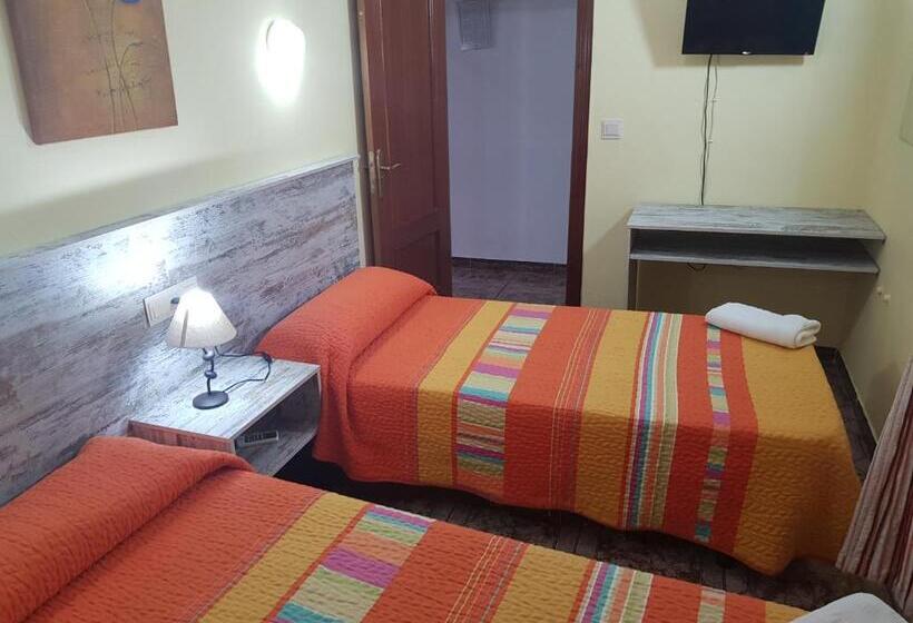 ファミリールーム, Hostal Virgen Del Rocío