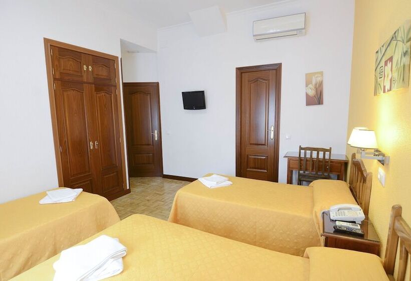 اتاق استاندارد سه نفره, Hostal Edreira