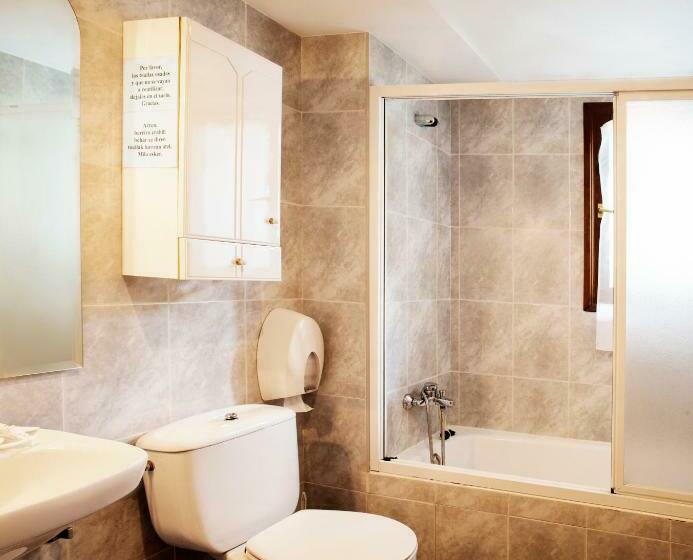 Четырехместный Номер Стандарт, Hostal Musunzar