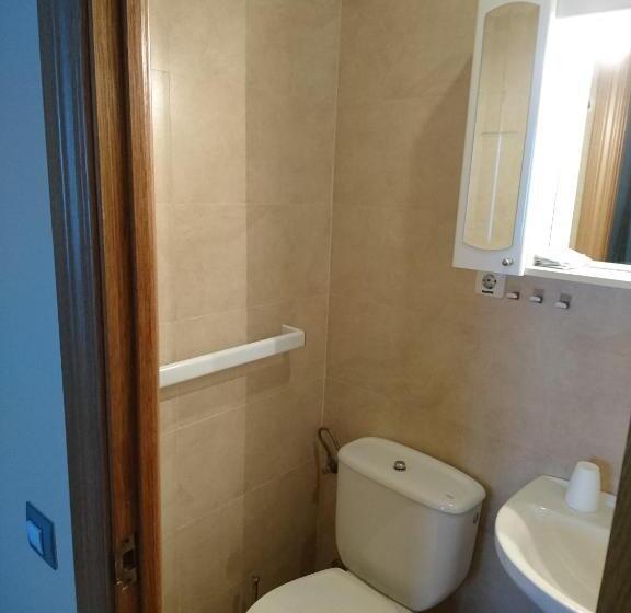 اتاق استاندارد سه نفره, Hostal Retiro