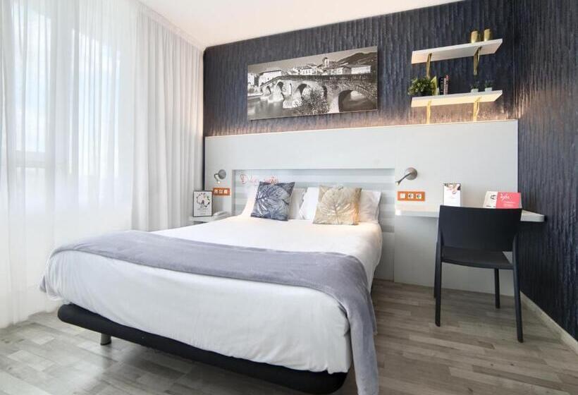 Номер Стандарт, Luze El Villa
