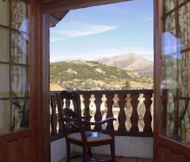 Полулюкс, Rural Hotel Las Gacelas
