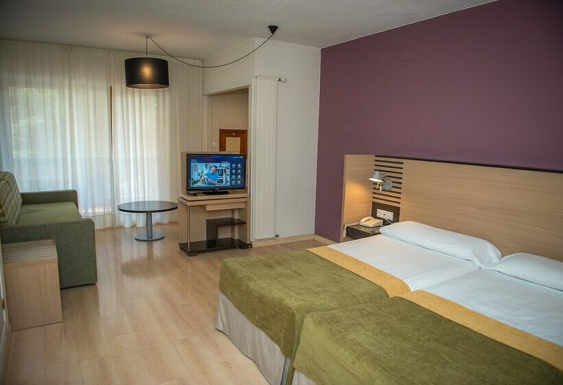 Семейный Номер, Oroel Hotel & Spa
