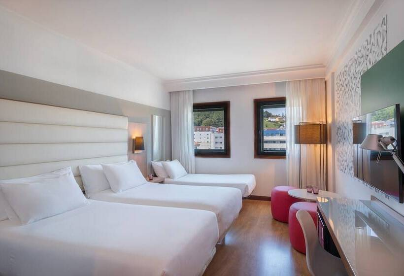 חדר סטנדרט לשלושה, Santiago Plaza Affiliated By Meliá