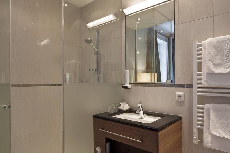 Quarto Classe Business, Sailer