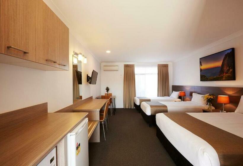 Семейный Номер, Adelong Motel
