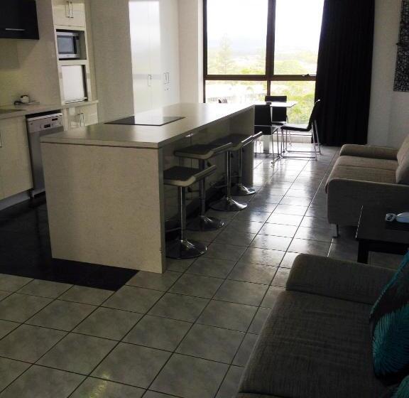 Superior 2-bedroom flat with sea view, Burleigh Gardens North Hi Rise Holiday Apartments