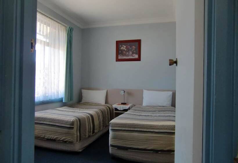 חדר משפחתי, Castle Motel Bairnsdale