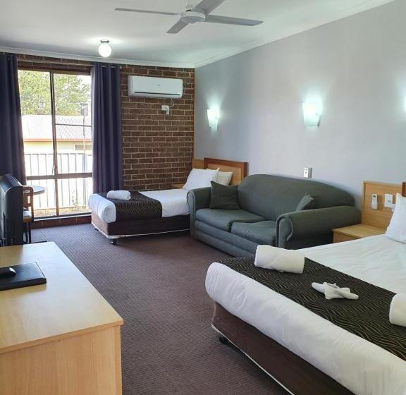 스위트, Moonraker Motor Inn
