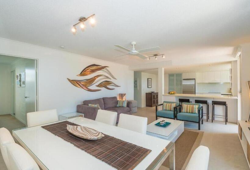 شقة سوبيريور من غرفتي نوم مع إطلالات, Munna Beach Apartments