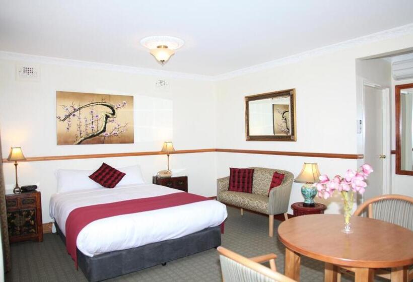 Люкс 2 Спальни, Three Explorers Motel