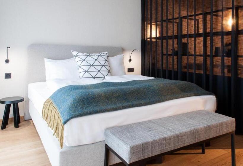 ファミリーステューディオ, Premier Suites Antwerp