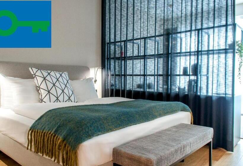 ファミリーステューディオ, Premier Suites Antwerp