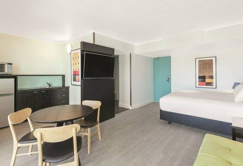 استودیوی لوکس, Vibe Hotel Gold Coast