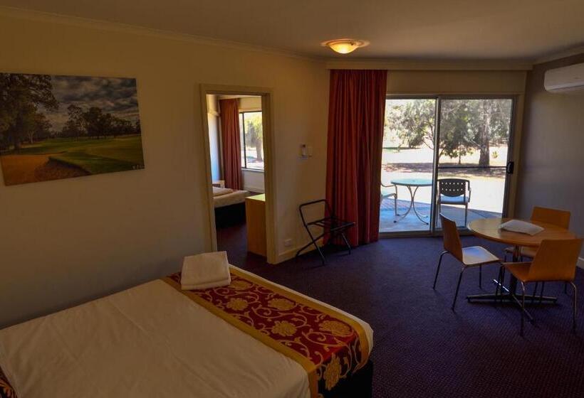 Семейный Номер, Renmark Country Club