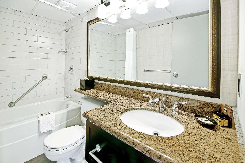 اتاق استاندارد با تخت بزرگ, Best Western Plus Banff International Lodge