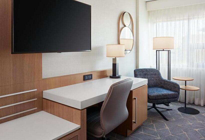 Номер Стандарт, Delta Hotels Calgary Airport In Terminal
