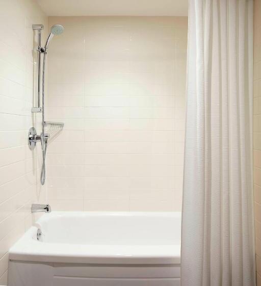 キングサイドベッドのスタンダードワンルーム, Delta Hotels By Marriott Prince Edward