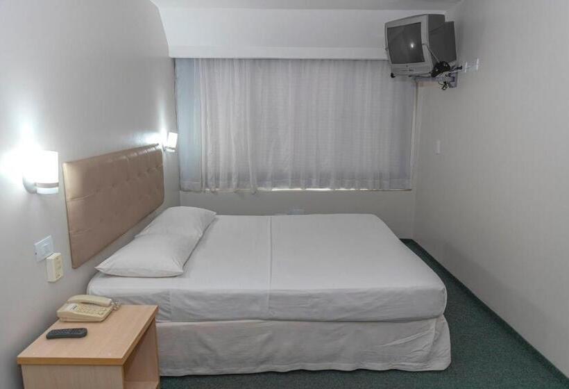 이코노미 룸, Doral Apucarana