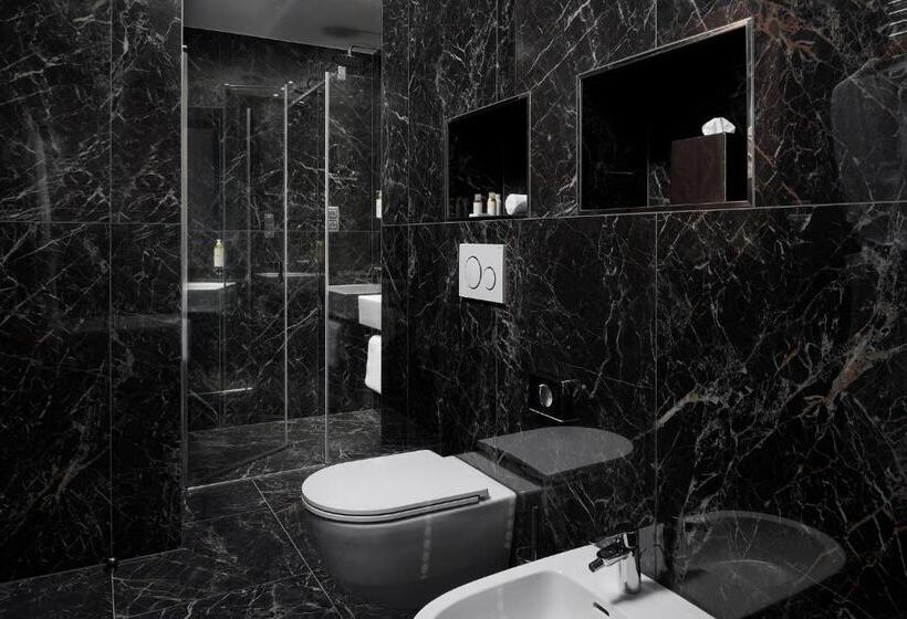 Quarto Executivo, Passage