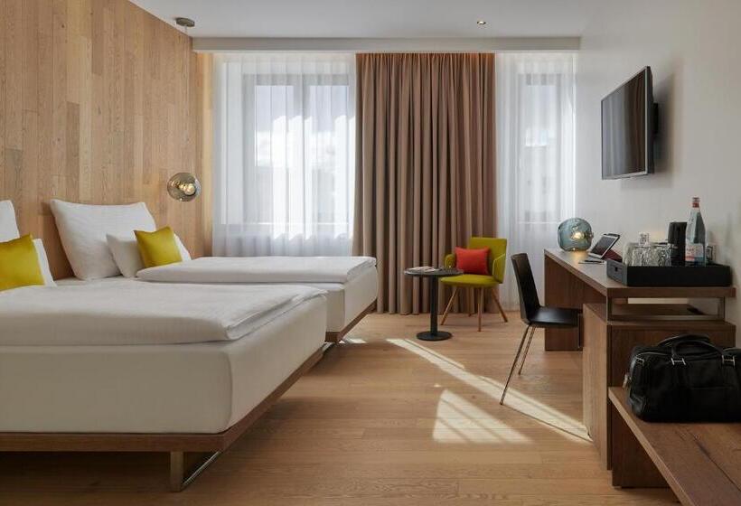 Quarto Estandar com Sacada, Passage
