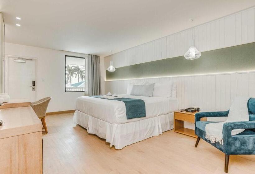 스탠다드 룸 킹사이즈 침대, Fort George Hotel And Spa