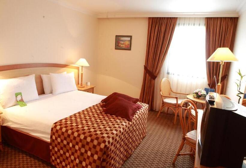 Номер Superior, Ramada By Wyndham Sofia City Center