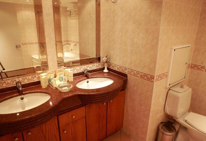 Номер Superior, Ramada By Wyndham Sofia City Center