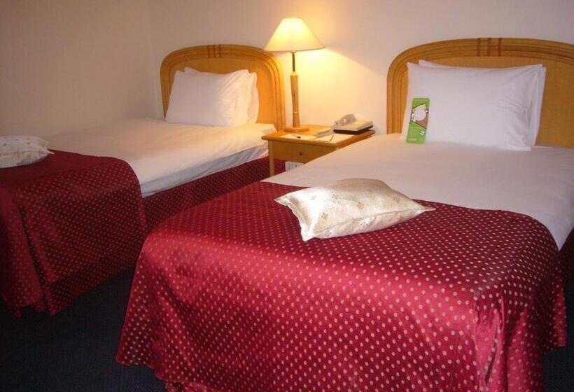Номер Economy, Ramada By Wyndham Sofia City Center