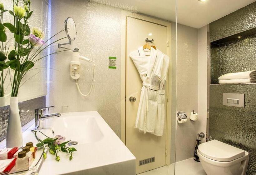 Номер Стандарт, Ramada By Wyndham Sofia City Center