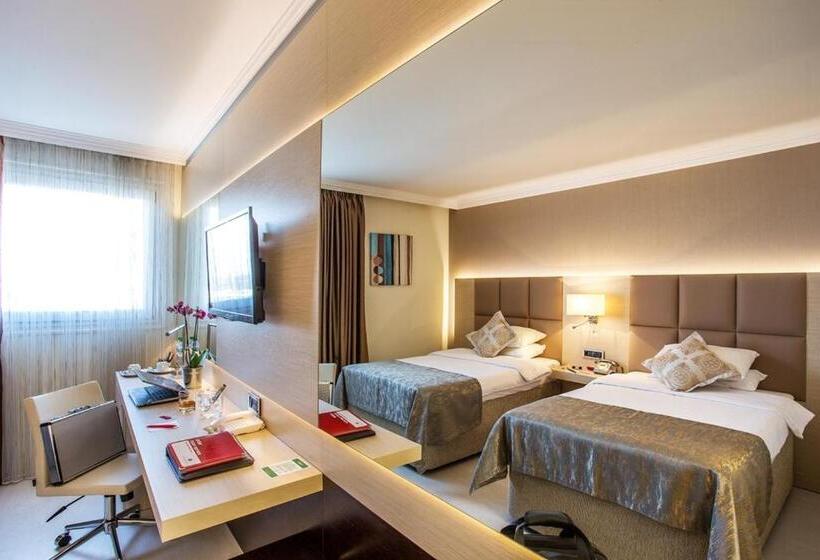 Номер бизнес-класса, Ramada By Wyndham Sofia City Center