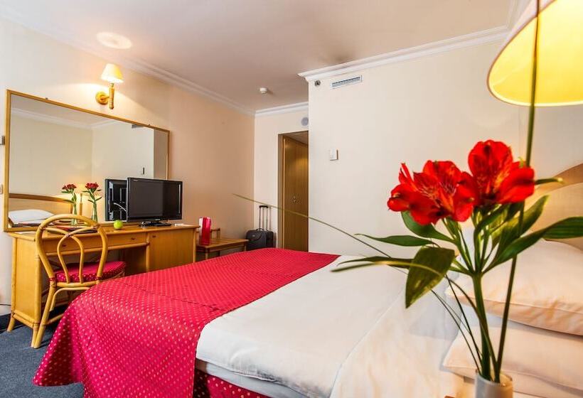 Номер Superior, Ramada By Wyndham Sofia City Center