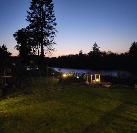ガーデンビュースタンダードルーム, Campbell River Lodge