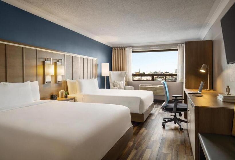 クイーンサイズベッドのスタンダードルーム, Crowne Plaza Saint John Harbour View, An Ihg