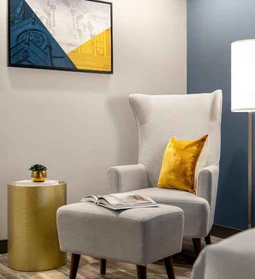 身障者適用キングサイズベッドルーム, Crowne Plaza Saint John Harbour View, An Ihg