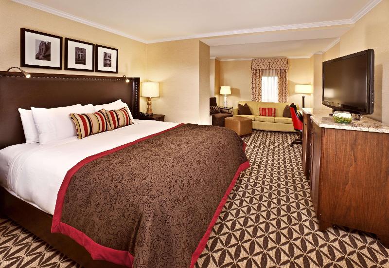 带大床的豪华间, Fairmont Le Manoir Richelieu