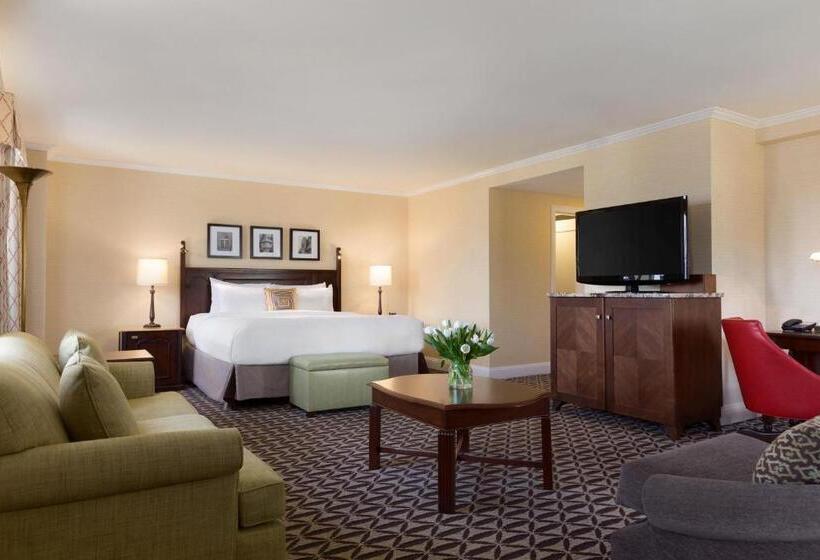带大床的豪华间, Fairmont Le Manoir Richelieu