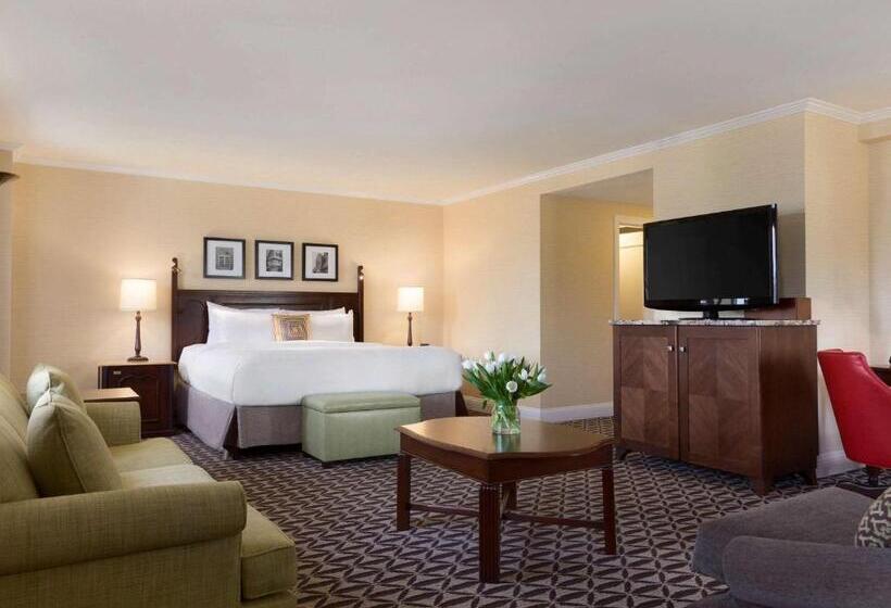 带观景的豪华间, Fairmont Le Manoir Richelieu