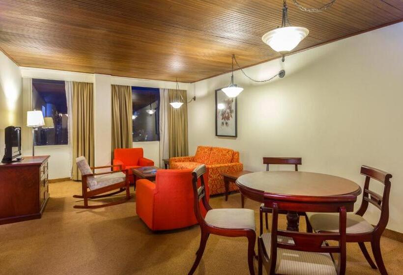 سوییت جونیور, Dann Av. 19