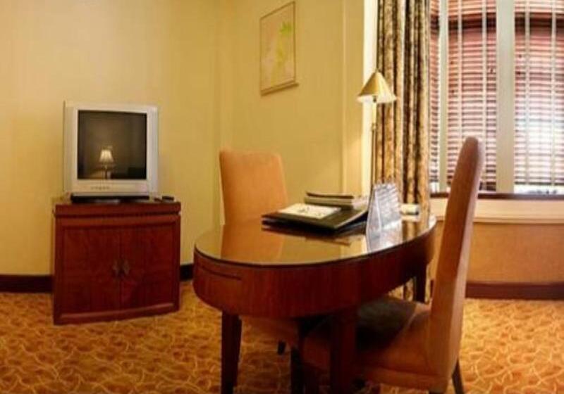 Suit Deluxe, Jin Jiang