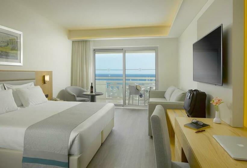 家庭间, St Raphael Resort